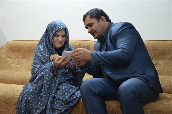 دیدار با خانواده معظم شهدا روحیه بخش است